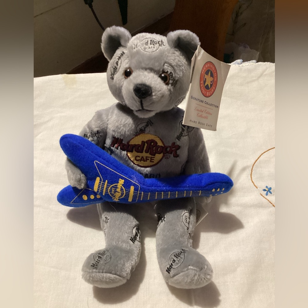 Hard Rock Cafe Harrington Rocker Teddy Bears Chicago 2006 Edition With Tags